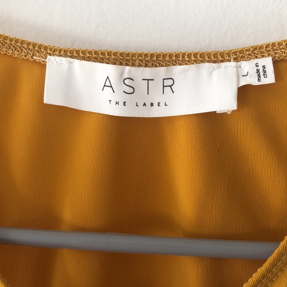 ASTR Ruched Tank Top - Picture 3 of 4